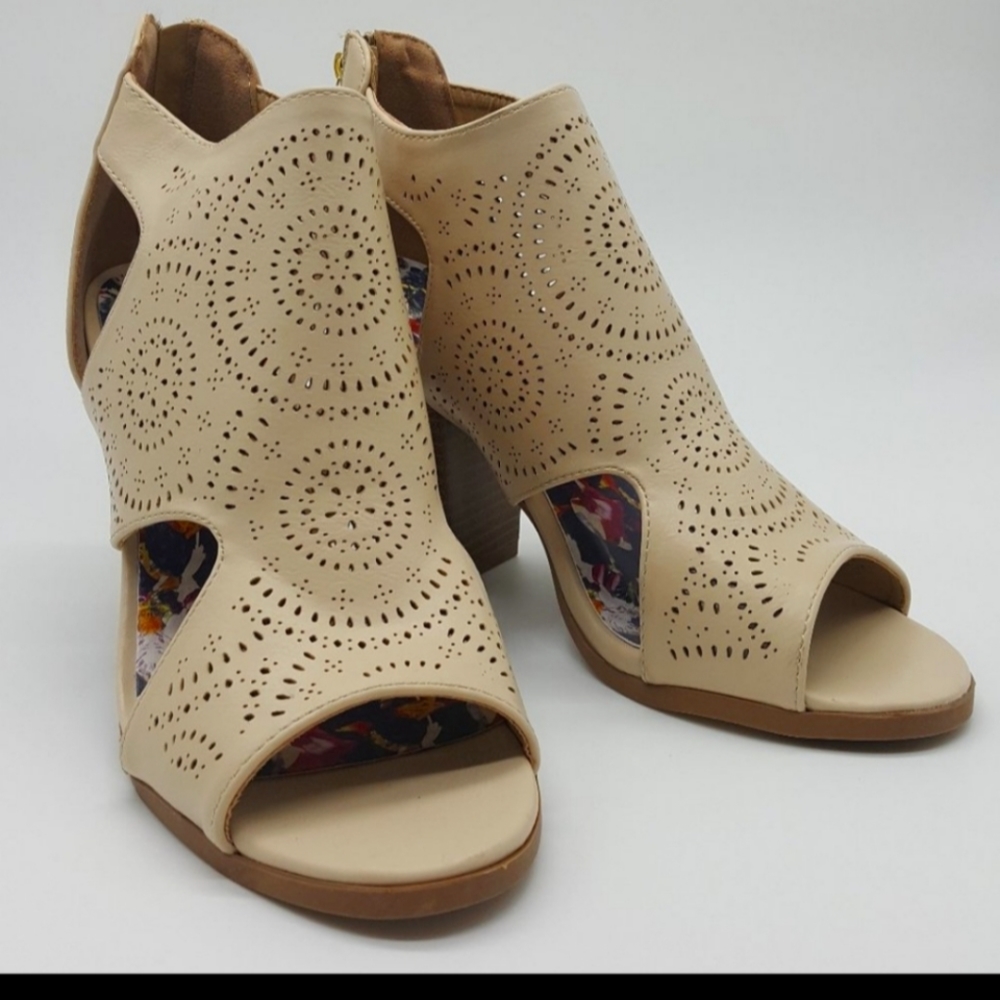 High-end, High-heel Shoes
